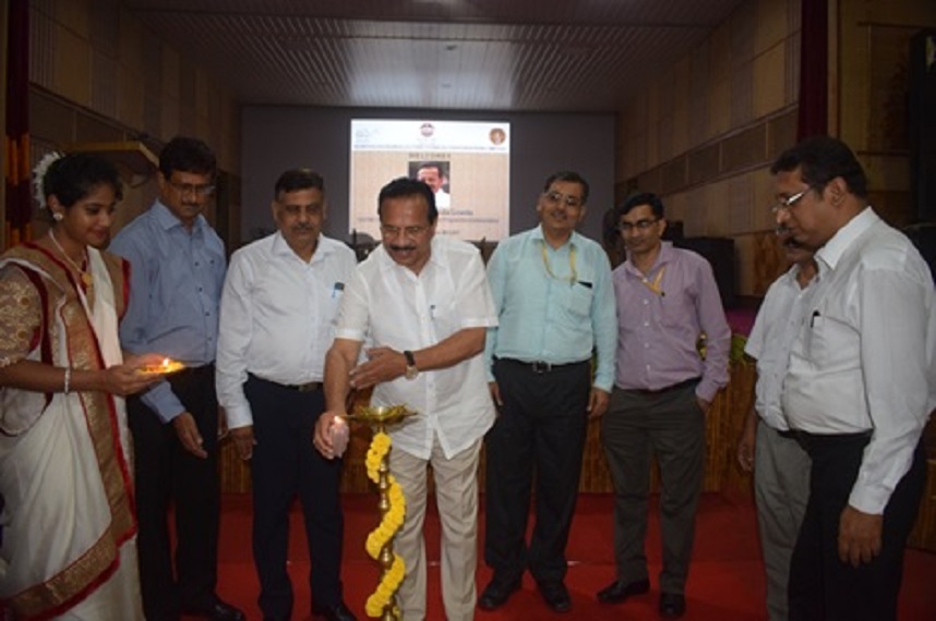 सांख्यिकी और कार्यक्रम कार्यान्वयन के लिए माननीय केंद्रीय मंत्री द्वारा एजीटीपी एनआरसी सभागार में सांस्कृतिक कार्यक्रम का उद्घाटन श्री डी.वी. सदानंद गौड़ा 14 सितंबर 2017 को