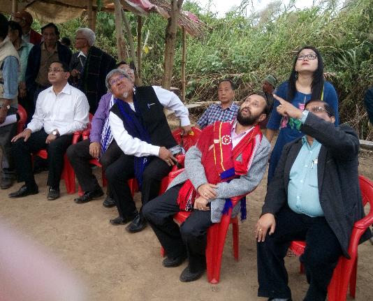 पर्यावरण एवं वन मंत्रालय और सीसी के माननीय केन्द्रीय मंत्री 15/11/2015 पर दोयांग में प्राप्त किया गया था