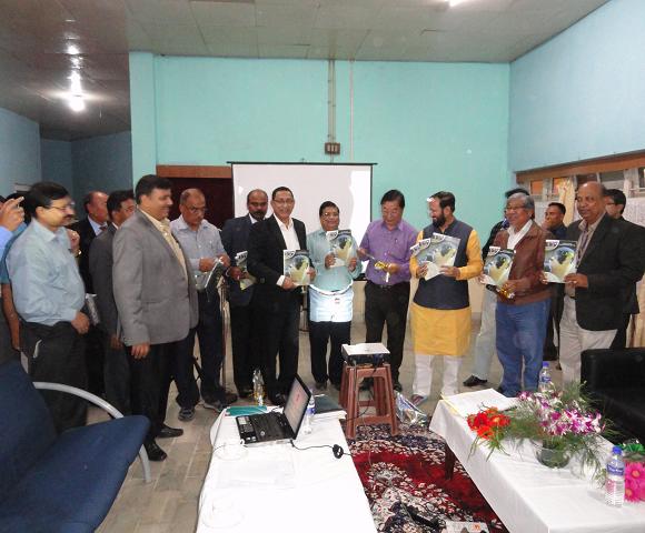 पर्यावरण एवं वन मंत्रालय और सीसी के माननीय केन्द्रीय मंत्री 15/11/2015 पर दोयांग में प्राप्त किया गया था