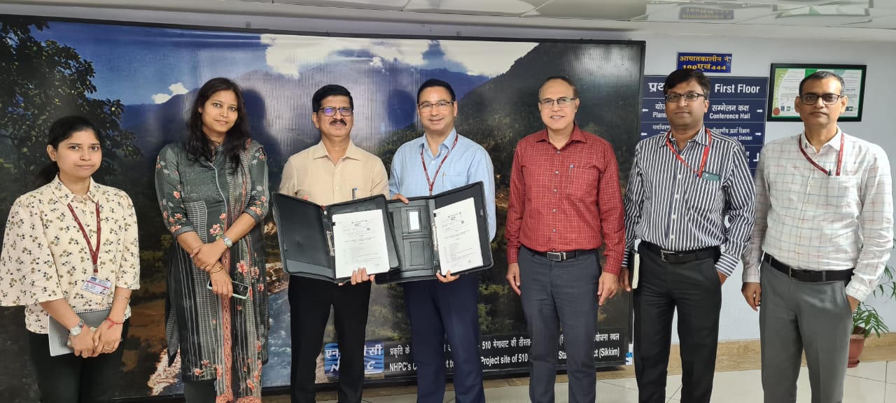 एनएचपीसी और नीपको के बीच समझौते पर हस्ताक्षर