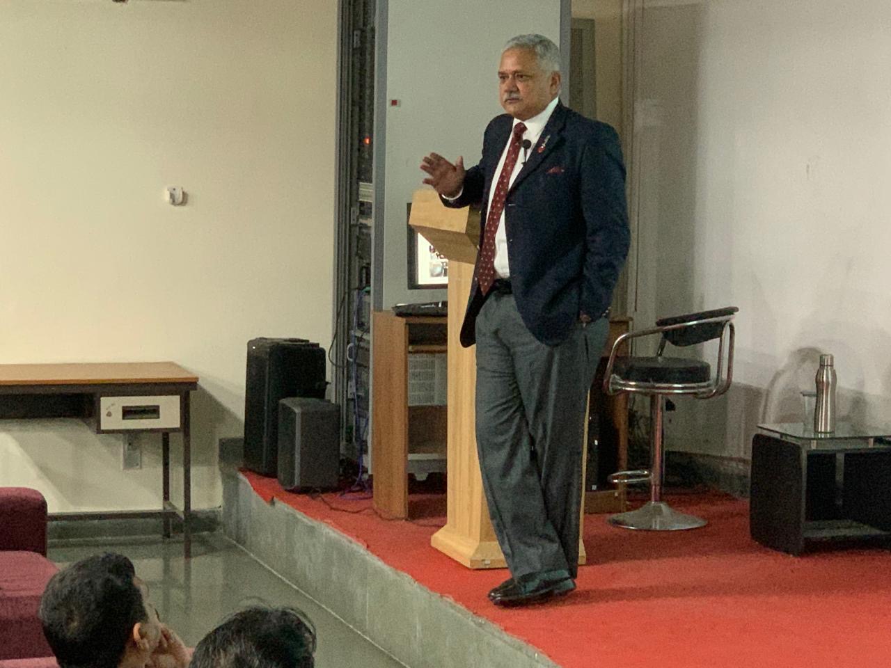 D(P) interacting with the Executive Trainees of CPSEs under Ministry of Power at the Foundation Course organised by NPTI at GNEC, IIT, Roorkee Campus, Greater Noida